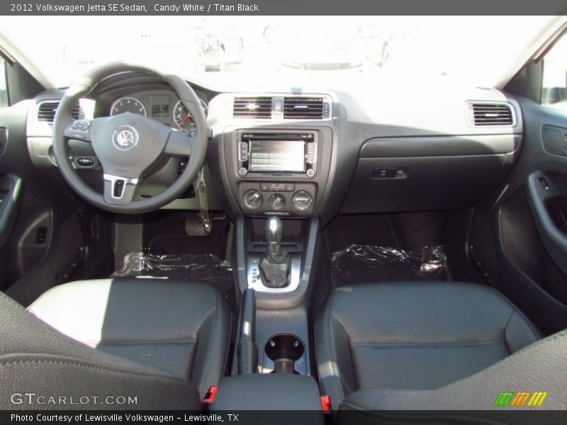 Candy White / Titan Black 2012 Volkswagen Jetta SE Sedan