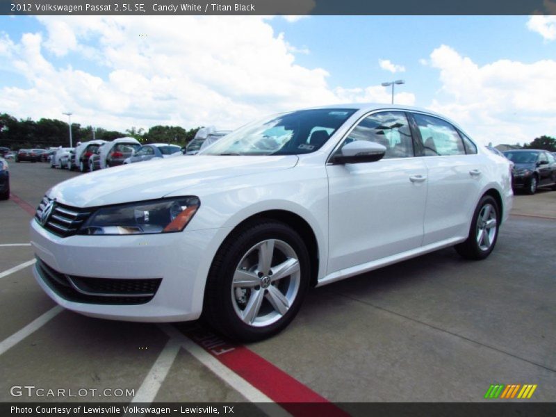 Candy White / Titan Black 2012 Volkswagen Passat 2.5L SE
