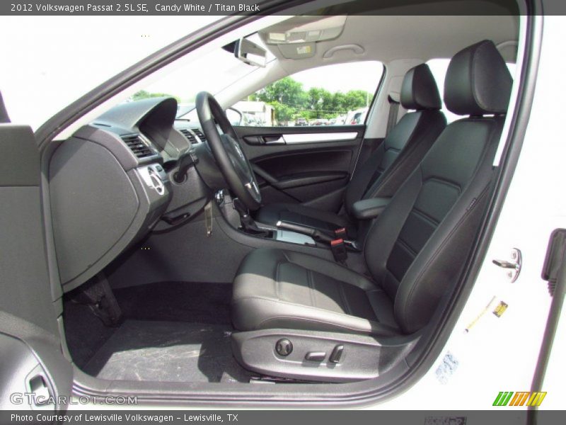 Candy White / Titan Black 2012 Volkswagen Passat 2.5L SE