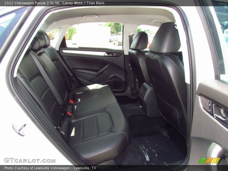 Candy White / Titan Black 2012 Volkswagen Passat 2.5L SE