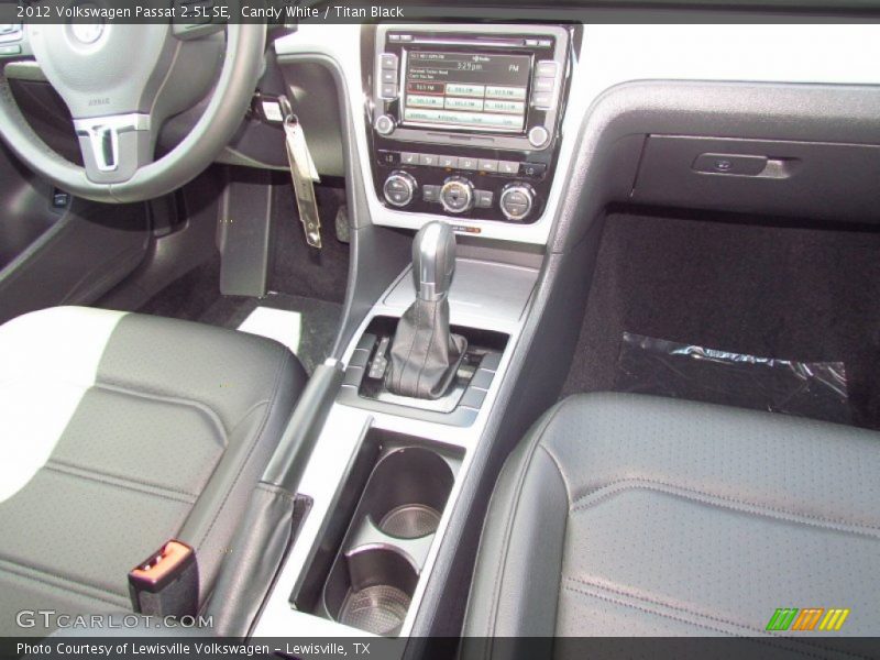 Candy White / Titan Black 2012 Volkswagen Passat 2.5L SE