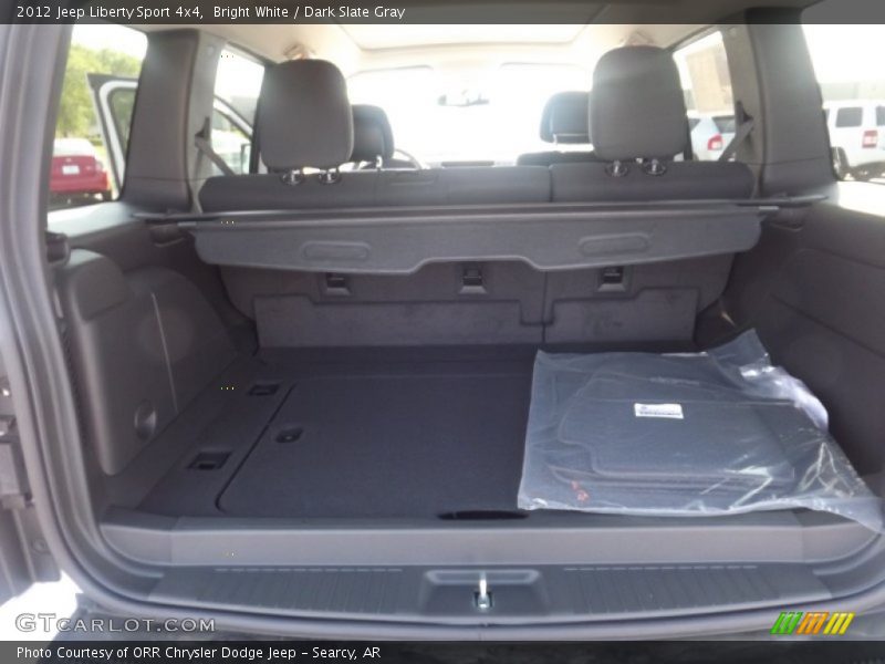Bright White / Dark Slate Gray 2012 Jeep Liberty Sport 4x4