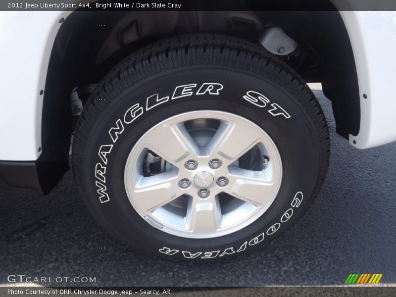 Bright White / Dark Slate Gray 2012 Jeep Liberty Sport 4x4