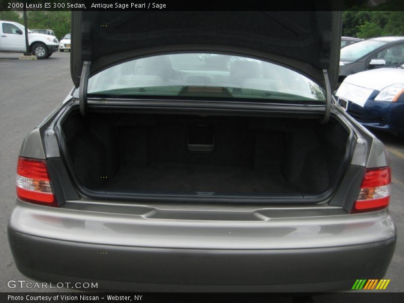  2000 ES 300 Sedan Trunk