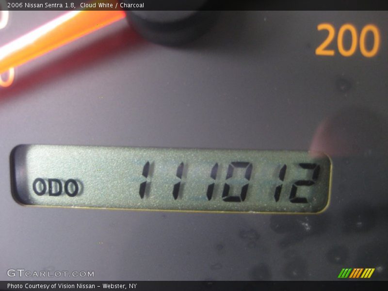 Cloud White / Charcoal 2006 Nissan Sentra 1.8