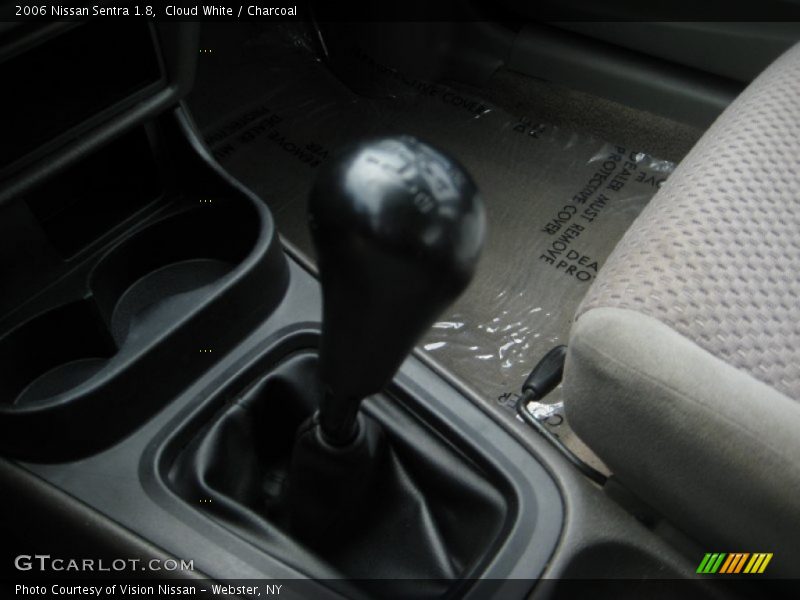 Cloud White / Charcoal 2006 Nissan Sentra 1.8