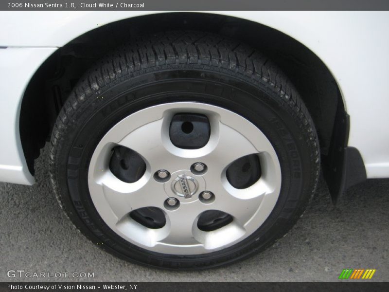 Cloud White / Charcoal 2006 Nissan Sentra 1.8