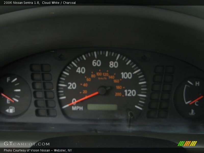 Cloud White / Charcoal 2006 Nissan Sentra 1.8