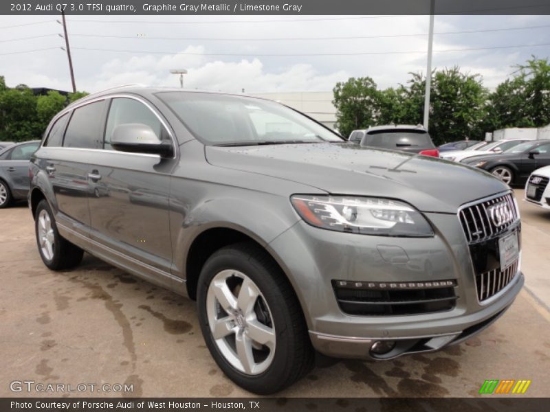 Front 3/4 View of 2012 Q7 3.0 TFSI quattro
