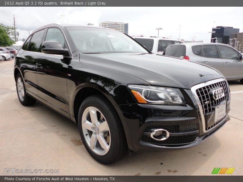 Brilliant Black / Light Gray 2012 Audi Q5 3.2 FSI quattro