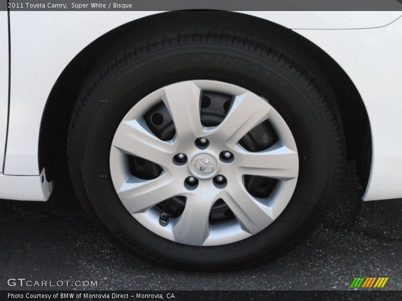 Super White / Bisque 2011 Toyota Camry