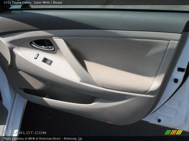 Super White / Bisque 2011 Toyota Camry