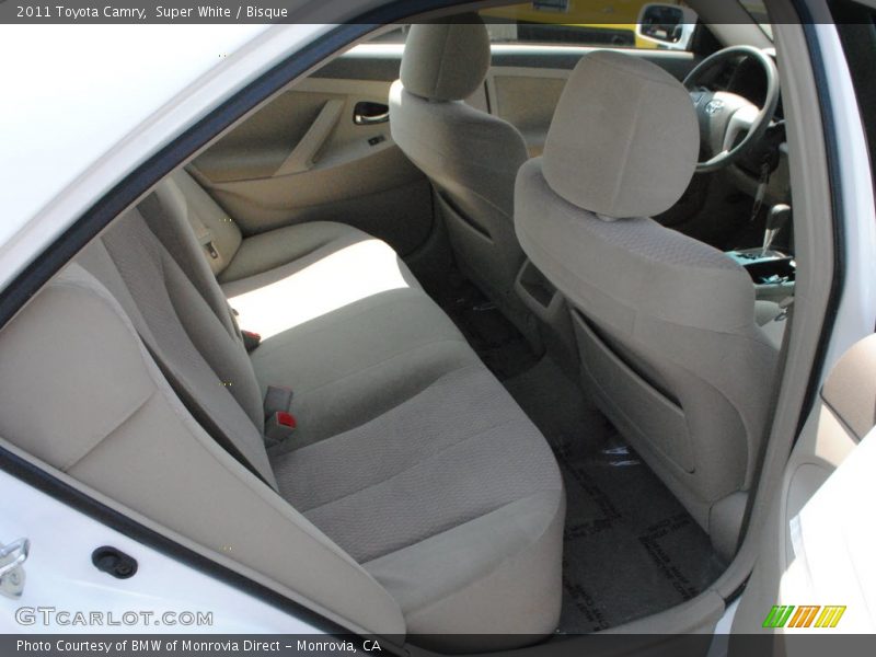 Super White / Bisque 2011 Toyota Camry