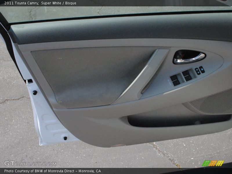 Super White / Bisque 2011 Toyota Camry
