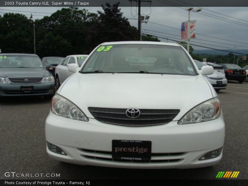Super White / Taupe 2003 Toyota Camry XLE