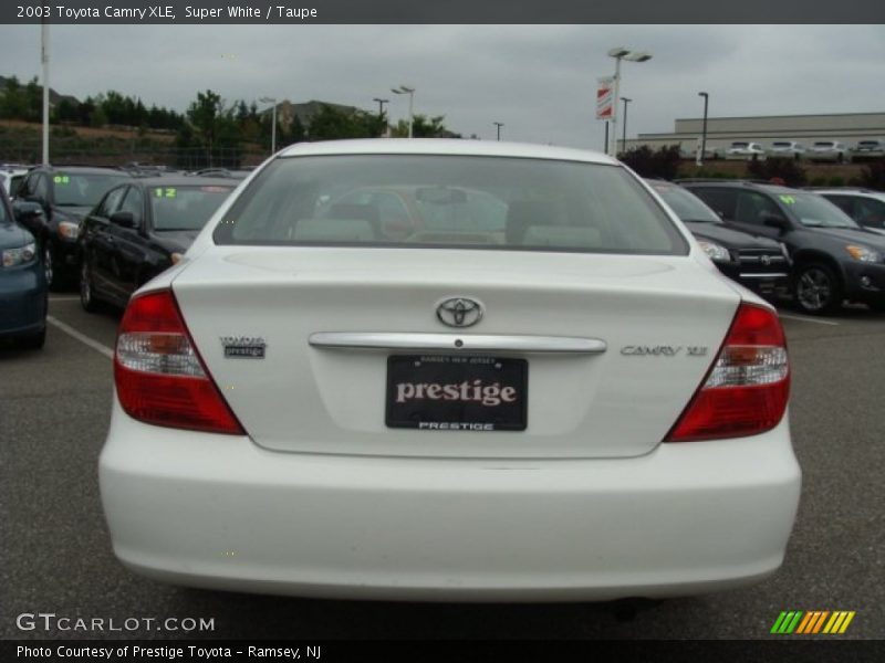 Super White / Taupe 2003 Toyota Camry XLE