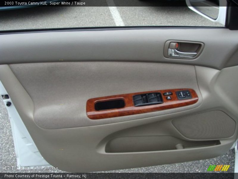 Super White / Taupe 2003 Toyota Camry XLE