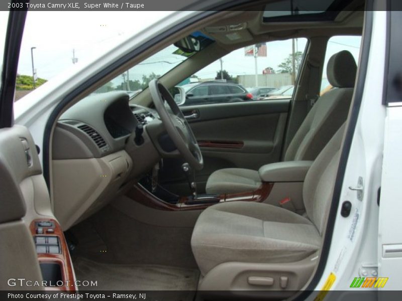 Super White / Taupe 2003 Toyota Camry XLE