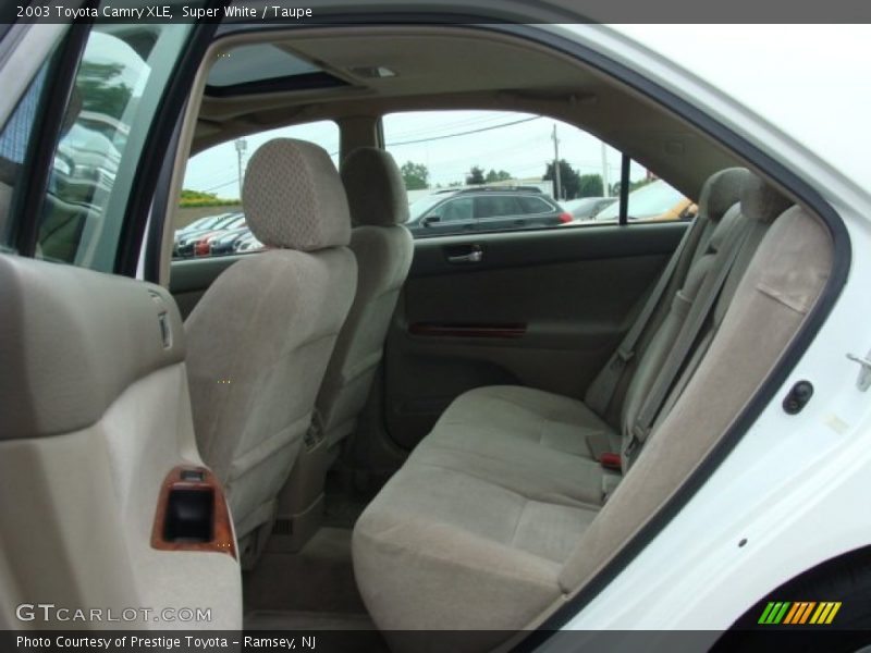 Super White / Taupe 2003 Toyota Camry XLE