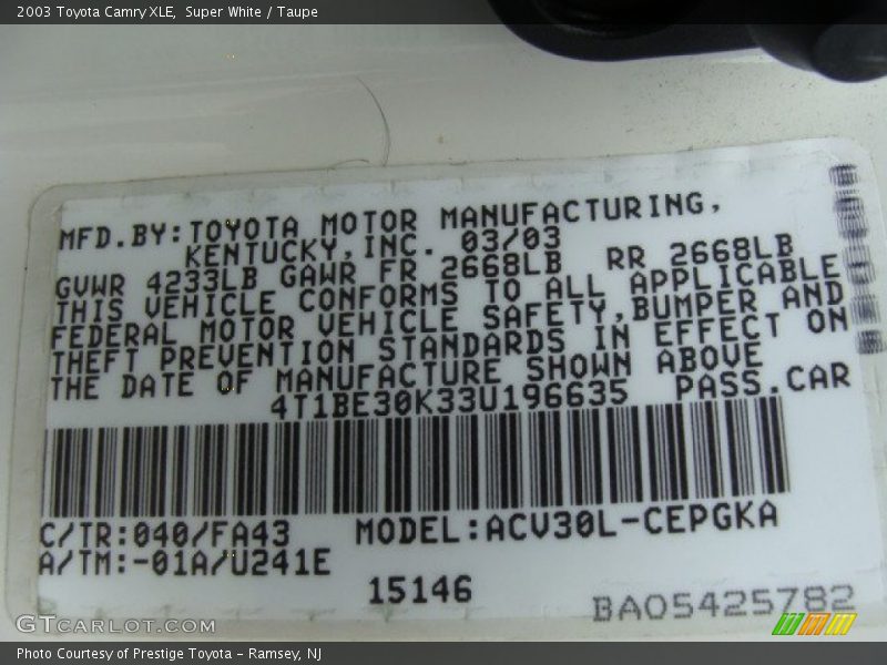 Super White / Taupe 2003 Toyota Camry XLE