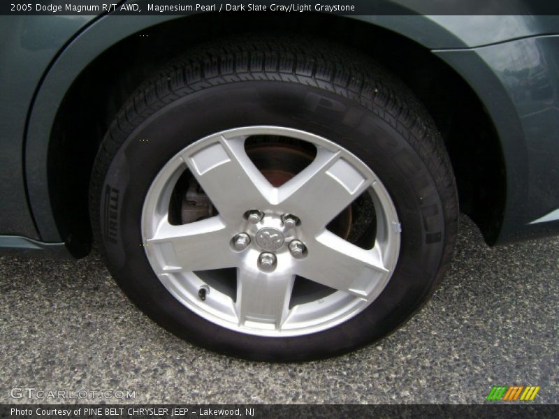  2005 Magnum R/T AWD Wheel