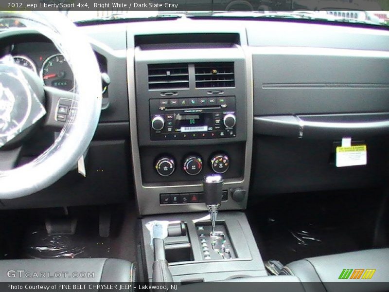 Bright White / Dark Slate Gray 2012 Jeep Liberty Sport 4x4
