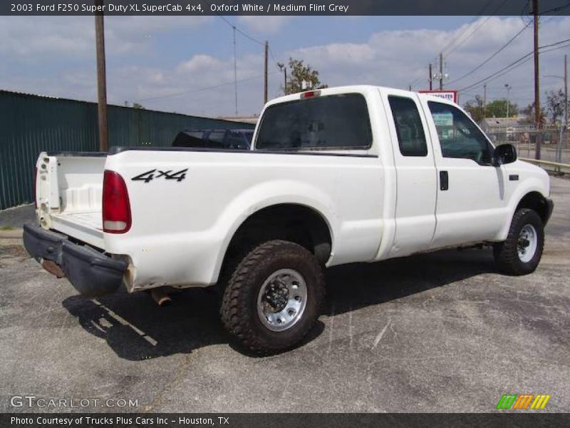 Oxford White / Medium Flint Grey 2003 Ford F250 Super Duty XL SuperCab 4x4