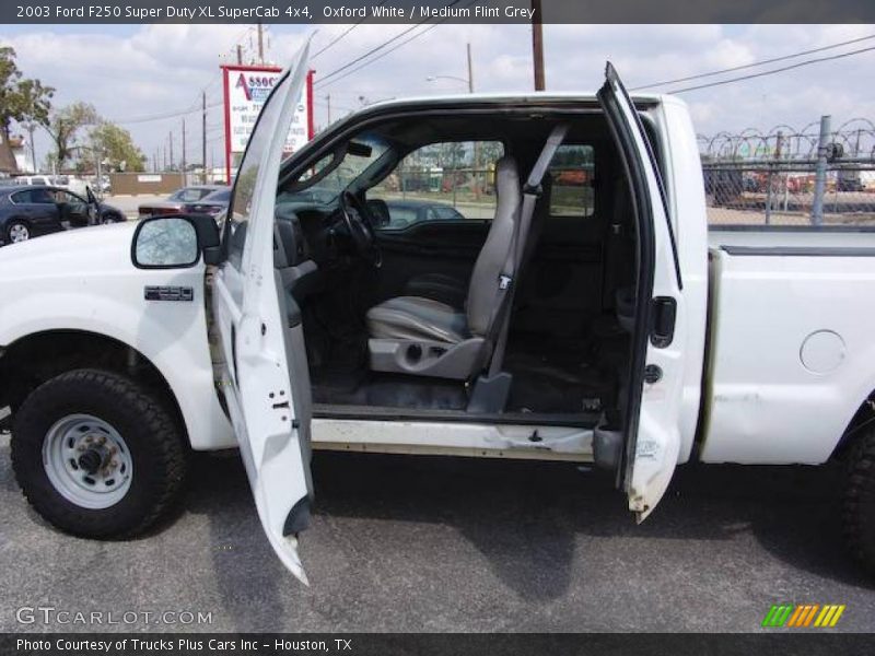 Oxford White / Medium Flint Grey 2003 Ford F250 Super Duty XL SuperCab 4x4