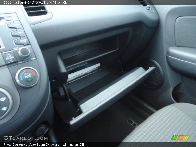 Shadow Black / Black Cloth 2011 Kia Soul 1.6