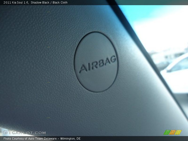 Shadow Black / Black Cloth 2011 Kia Soul 1.6