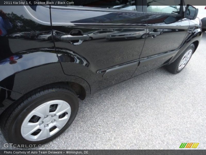 Shadow Black / Black Cloth 2011 Kia Soul 1.6