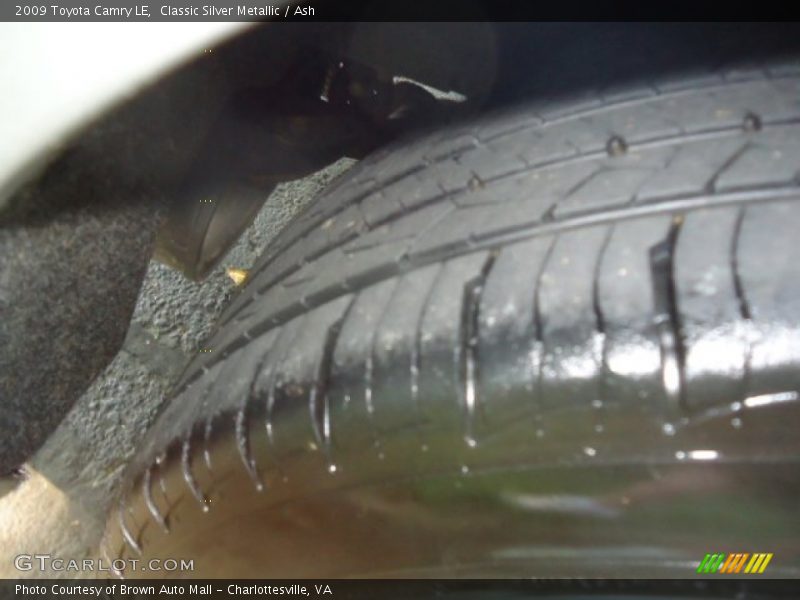 Classic Silver Metallic / Ash 2009 Toyota Camry LE