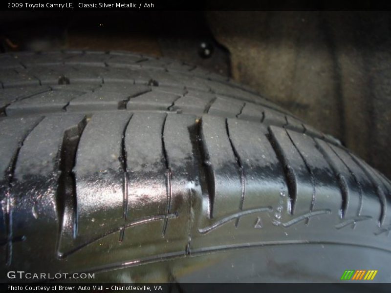 Classic Silver Metallic / Ash 2009 Toyota Camry LE