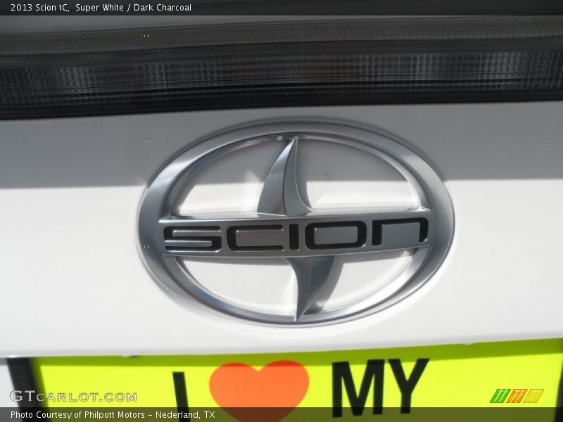 Super White / Dark Charcoal 2013 Scion tC