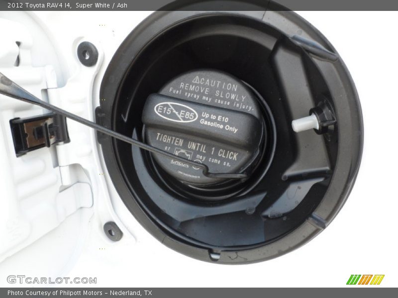 Super White / Ash 2012 Toyota RAV4 I4