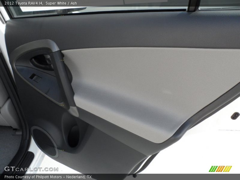 Super White / Ash 2012 Toyota RAV4 I4