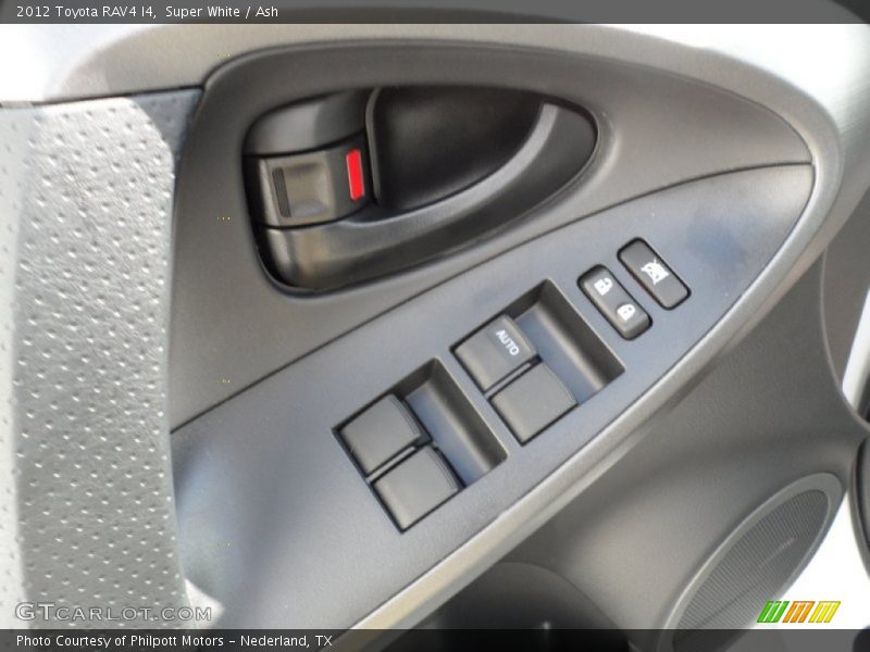 Super White / Ash 2012 Toyota RAV4 I4