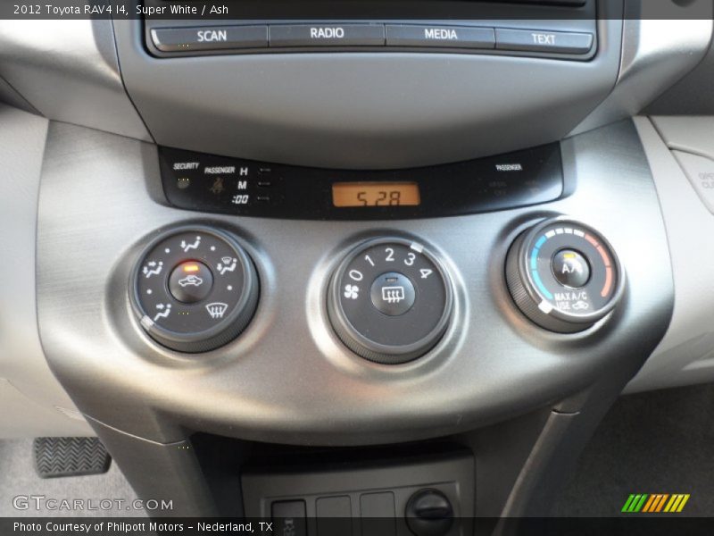 Super White / Ash 2012 Toyota RAV4 I4