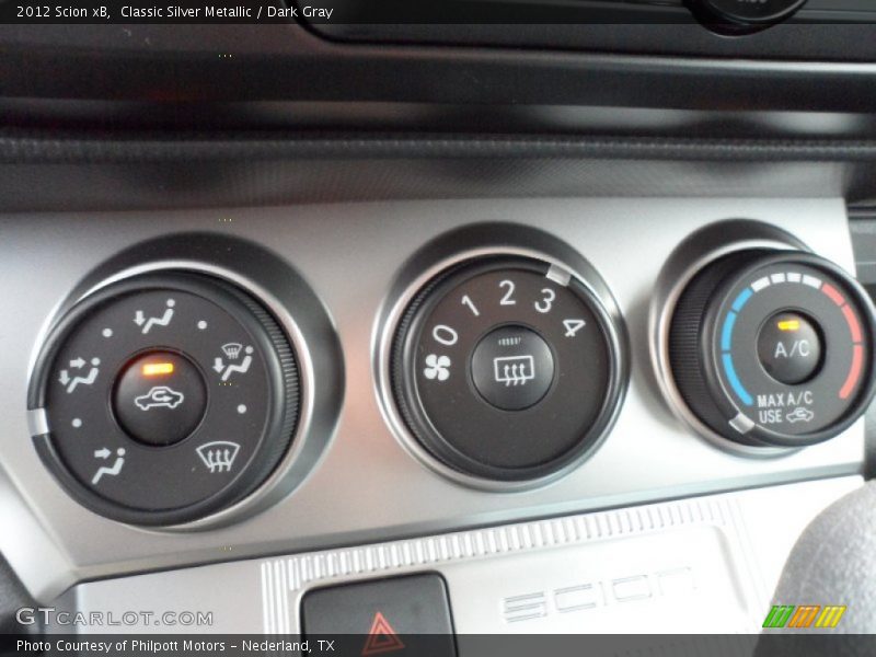 Classic Silver Metallic / Dark Gray 2012 Scion xB
