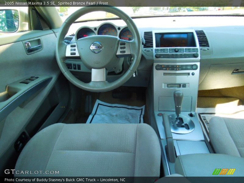 Dashboard of 2005 Maxima 3.5 SE
