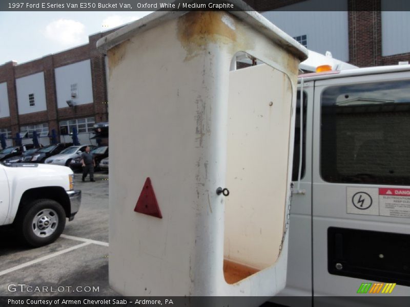 Oxford White / Medium Graphite 1997 Ford E Series Van E350 Bucket Van