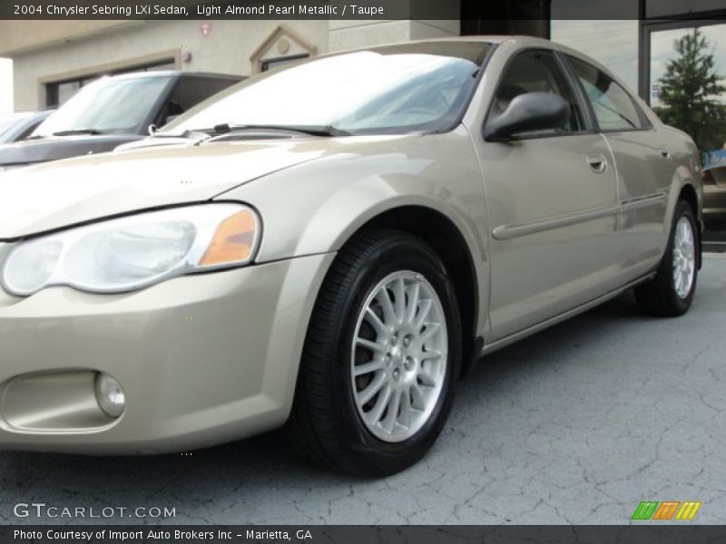Light Almond Pearl Metallic / Taupe 2004 Chrysler Sebring LXi Sedan