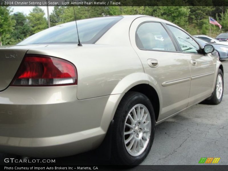 Light Almond Pearl Metallic / Taupe 2004 Chrysler Sebring LXi Sedan