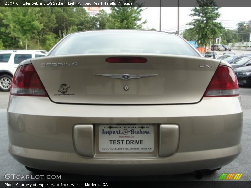 Light Almond Pearl Metallic / Taupe 2004 Chrysler Sebring LXi Sedan