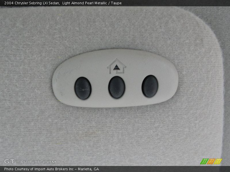 Light Almond Pearl Metallic / Taupe 2004 Chrysler Sebring LXi Sedan