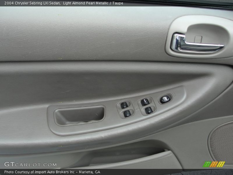 Light Almond Pearl Metallic / Taupe 2004 Chrysler Sebring LXi Sedan