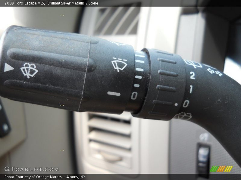 Brilliant Silver Metallic / Stone 2009 Ford Escape XLS