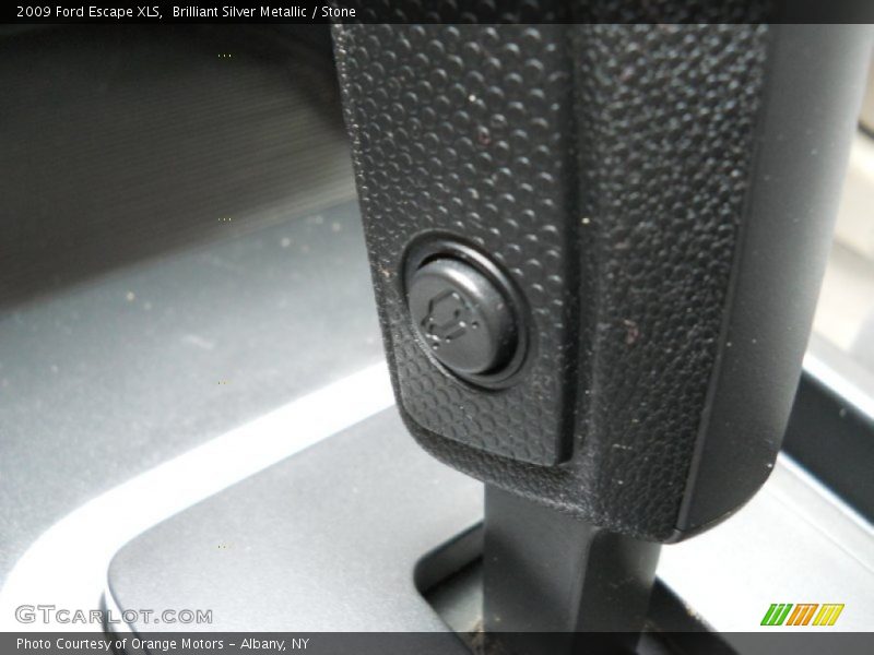 Brilliant Silver Metallic / Stone 2009 Ford Escape XLS