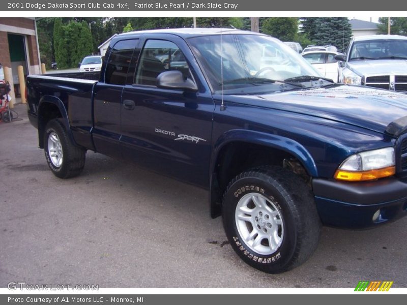 Patriot Blue Pearl / Dark Slate Gray 2001 Dodge Dakota Sport Club Cab 4x4