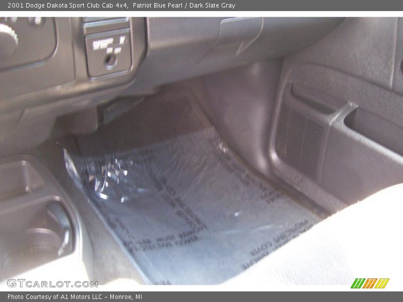 Patriot Blue Pearl / Dark Slate Gray 2001 Dodge Dakota Sport Club Cab 4x4